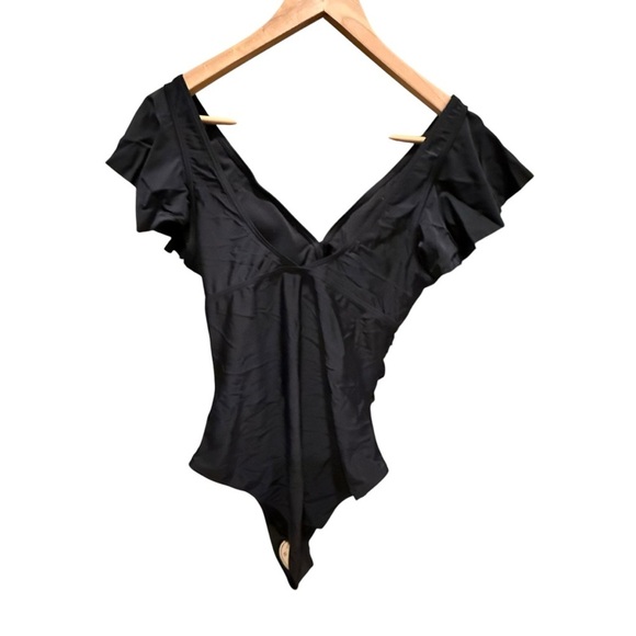 Elegant Womens Black Ruffled swimsuit with a cut out middle Size XL Beach - Picture 5 of 12